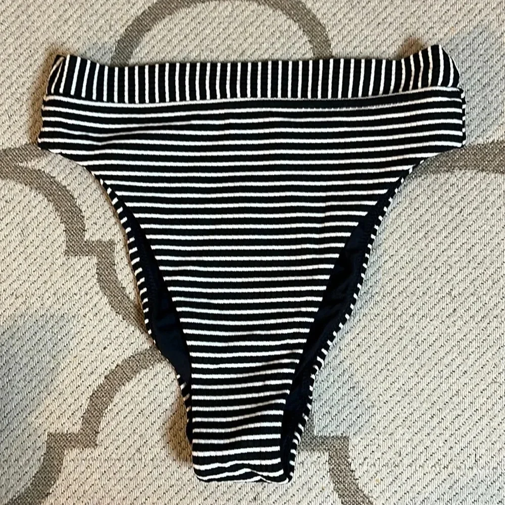 Seafolly high leg in black and white stripe high waisted bikini bottom, size 6
